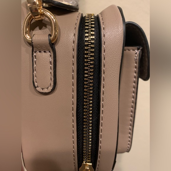 Guitar Strap Crossbody Convertible Purse - Picture 4 of 7